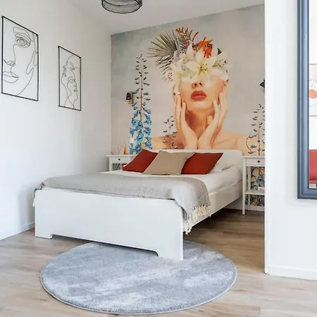 Apartamento Triplex De Qualité, Quartier Calme