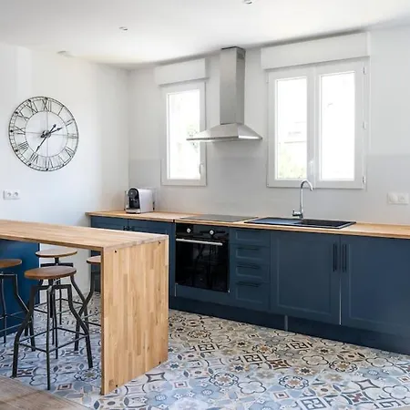 Apartamento Triplex De Qualité, Quartier Calme *